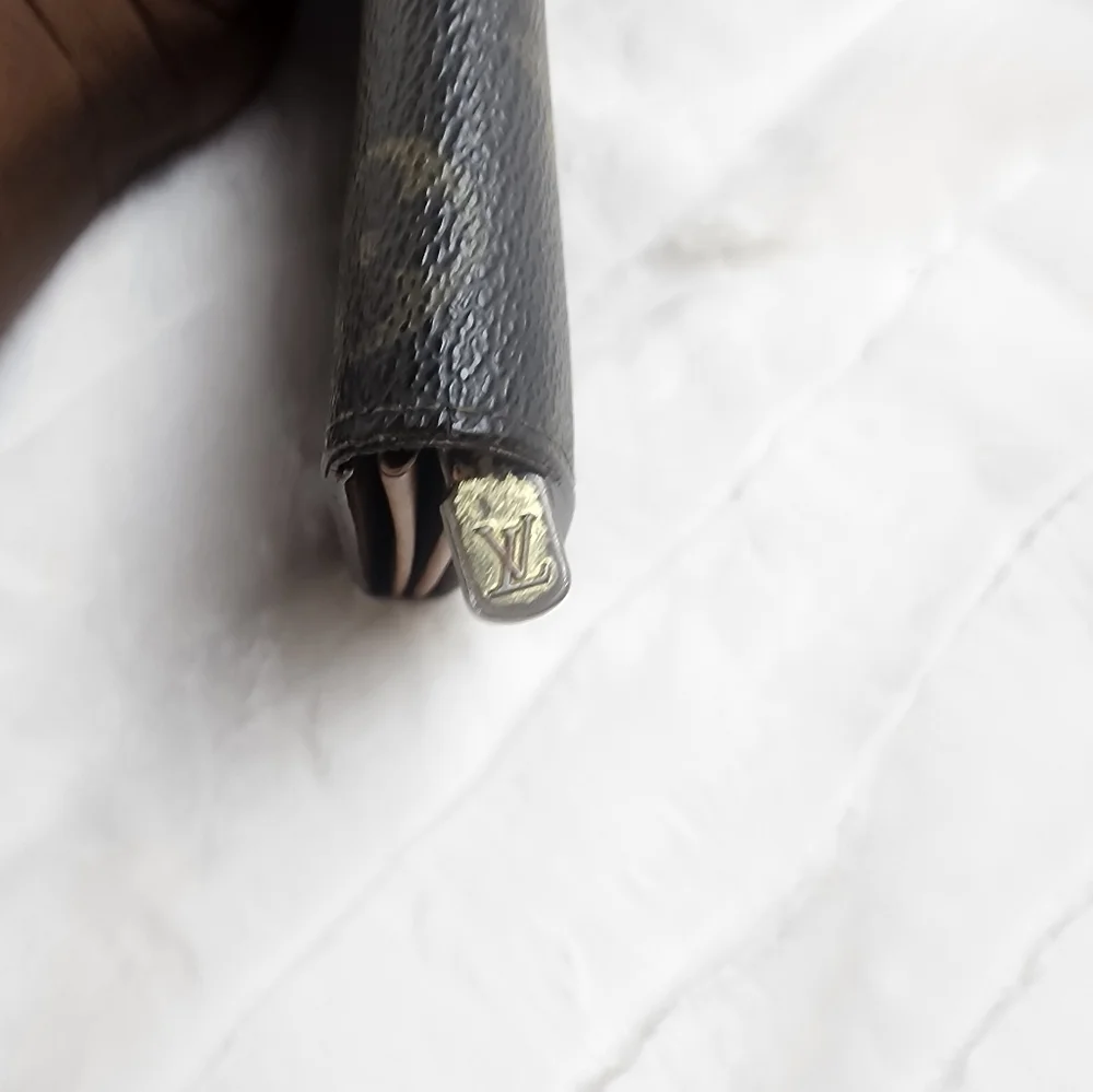 Louis Vuitton Long Wallet - Picture 7 of 9